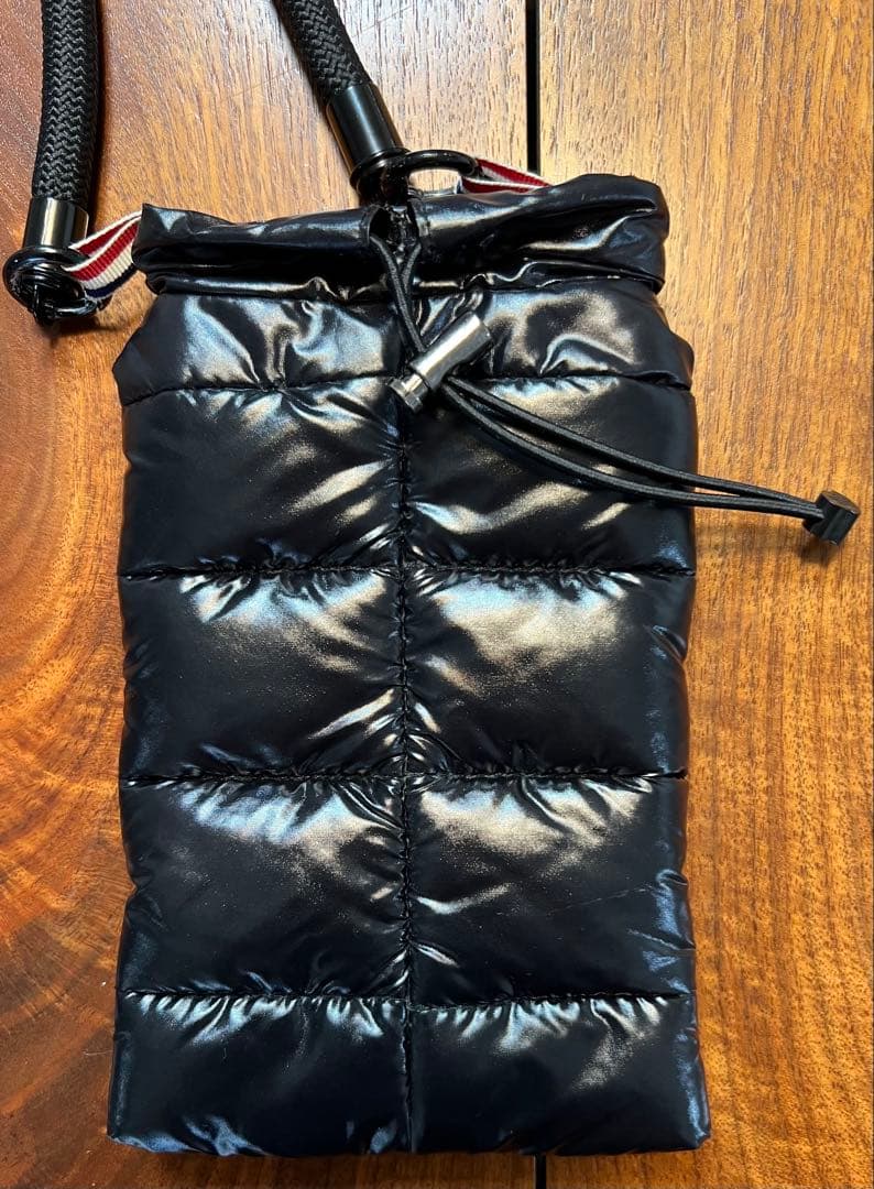 MONCLER ブラック サコッシュ・携帯入れ