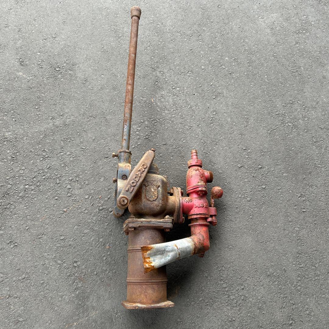 井戸ポンプ　手押しポンプ　レトロ　アンティーク　b9