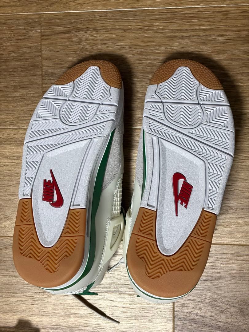 Nike SB × Air Jordan 4 Retro