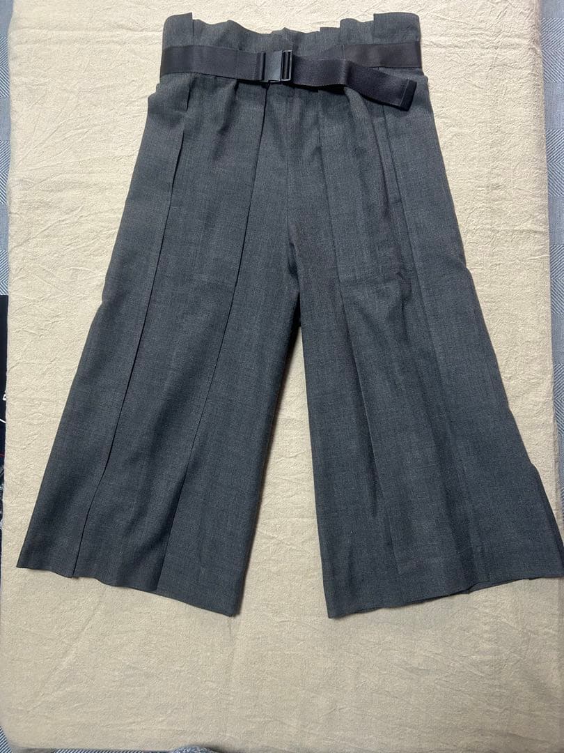 ISSEI MIYAKE me プリーツキュロットパンツ