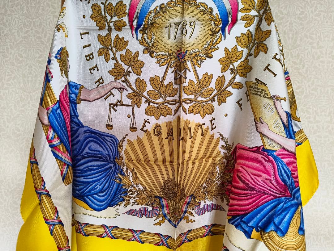 HELMES　エルメス　カレ90　イエロー　1789年フランス革命を記念して