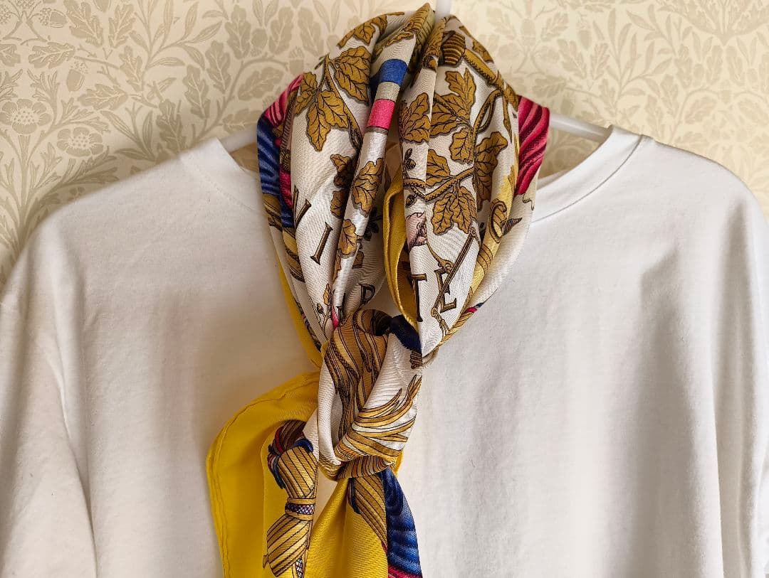 HELMES　エルメス　カレ90　イエロー　1789年フランス革命を記念して