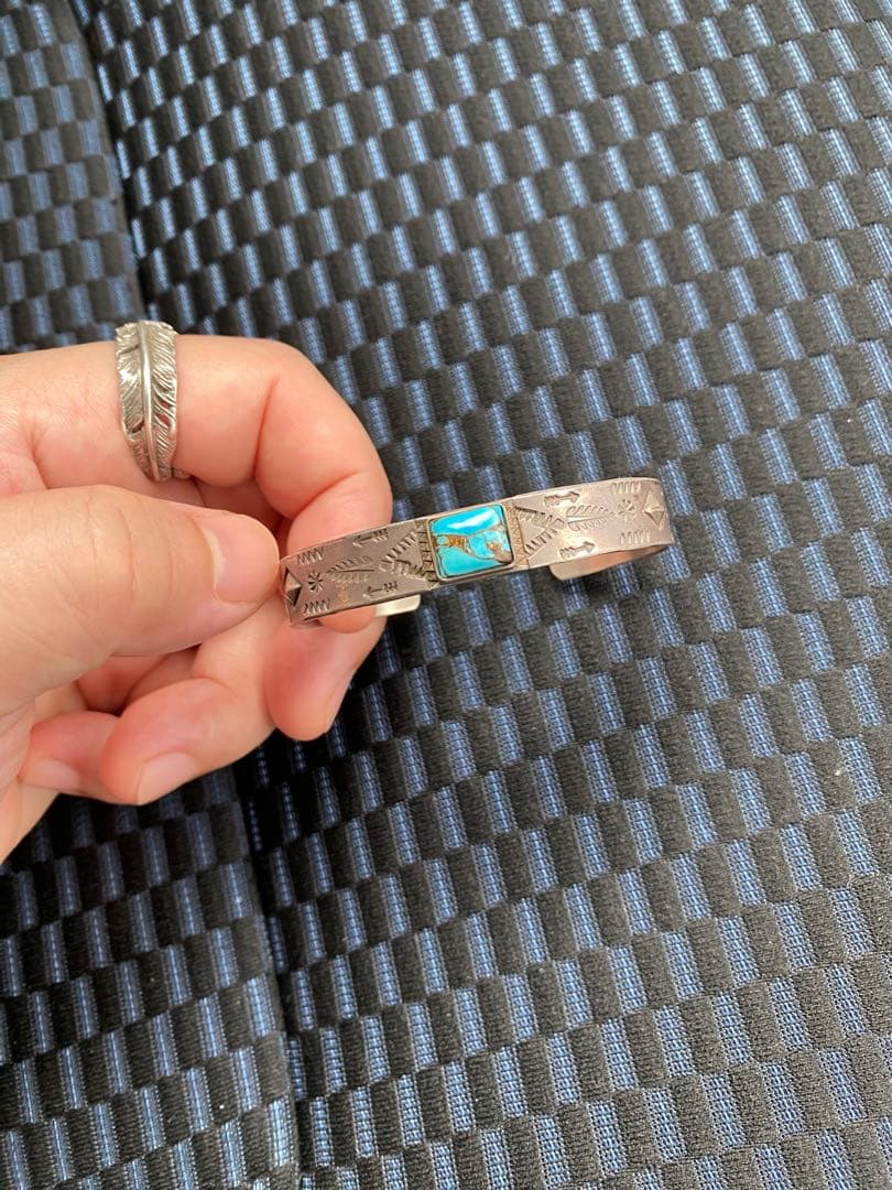 ターコイズ石付きシルバーオープンバングル