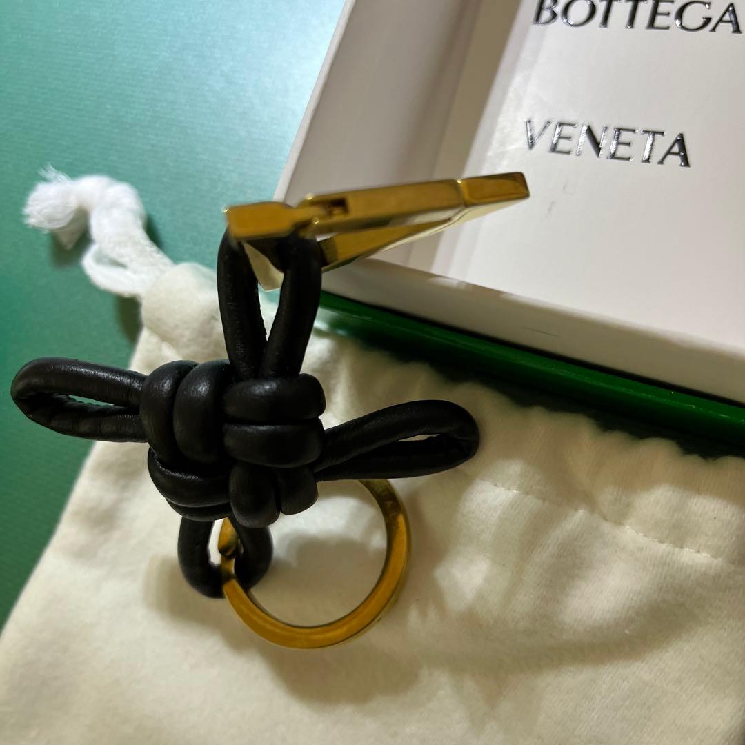 早い者勝ち❗️ボッテガ　キーホルダー　レザー　金具ゴールドカラー