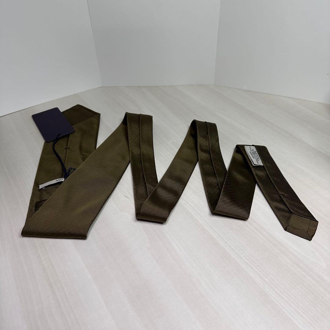 新品タグ付き☆プラダ☆ネクタイ☆カーキ☆ブラウン☆無地☆ヘリンボーン☆518
