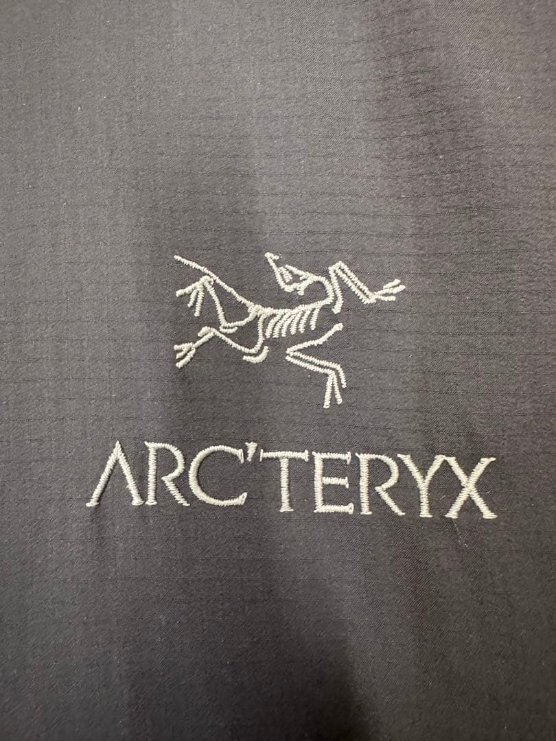 【限定値下】ARC'TERYX アトムAR サイズM 22年製　アークテリクス