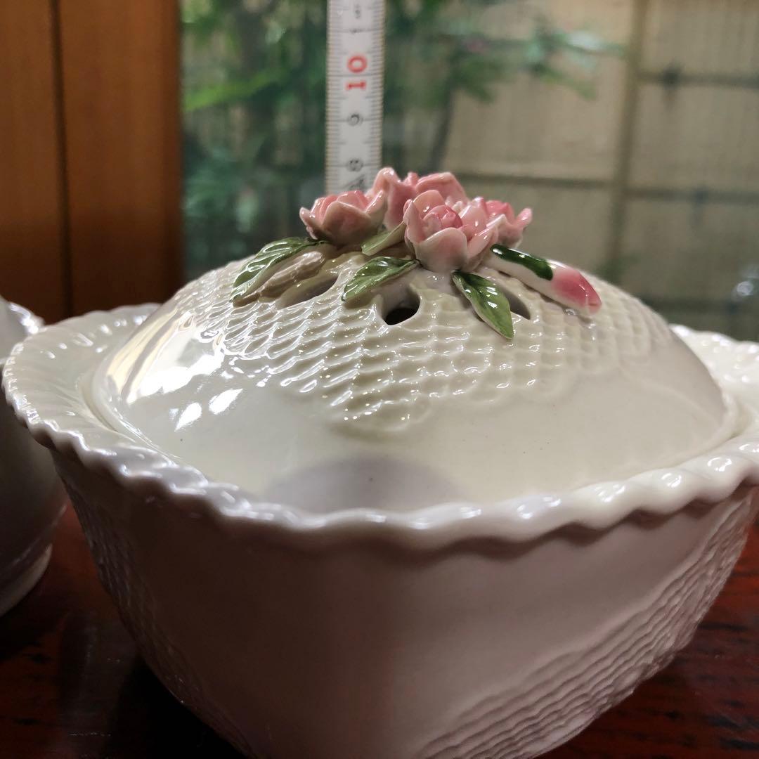 陶器製白いレースと薔薇彫刻のアンティーク小物入れハート型アロマポット 3個セット