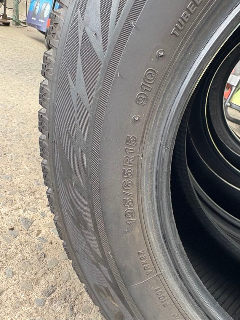 ブリヂストンVRX2 195/65R15スタッドレスタイヤ中古品4本セット