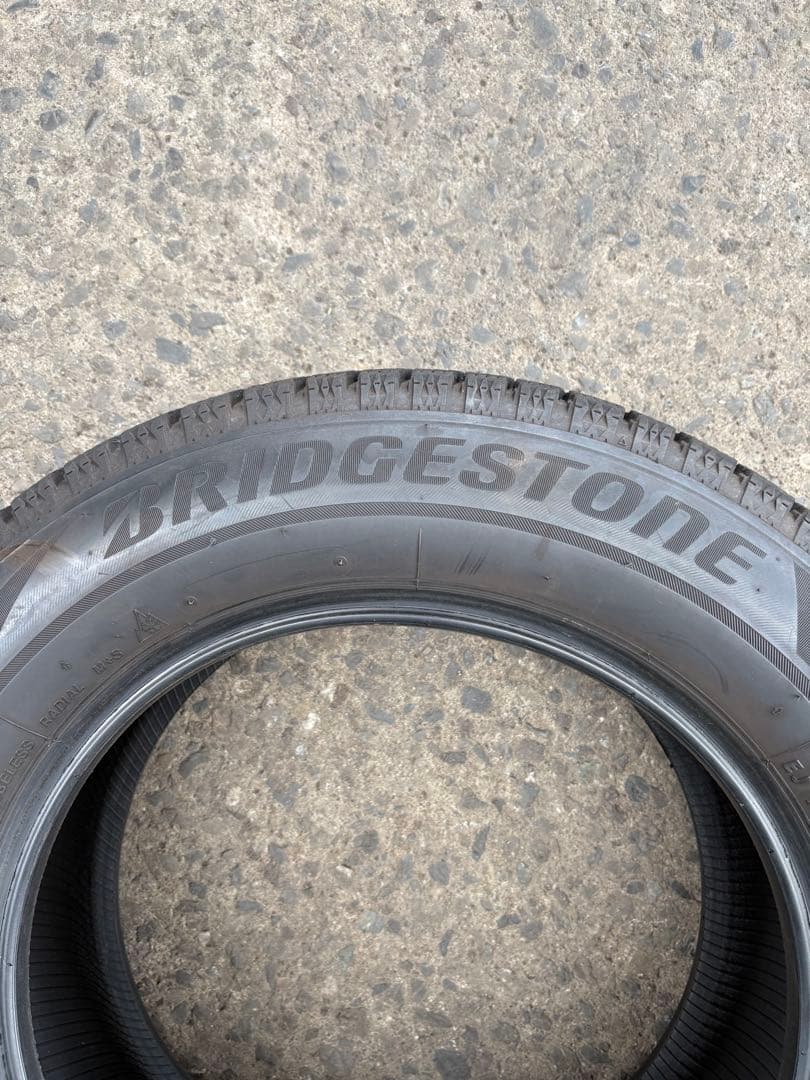 ブリヂストンVRX2 195/65R15スタッドレスタイヤ中古品4本セット