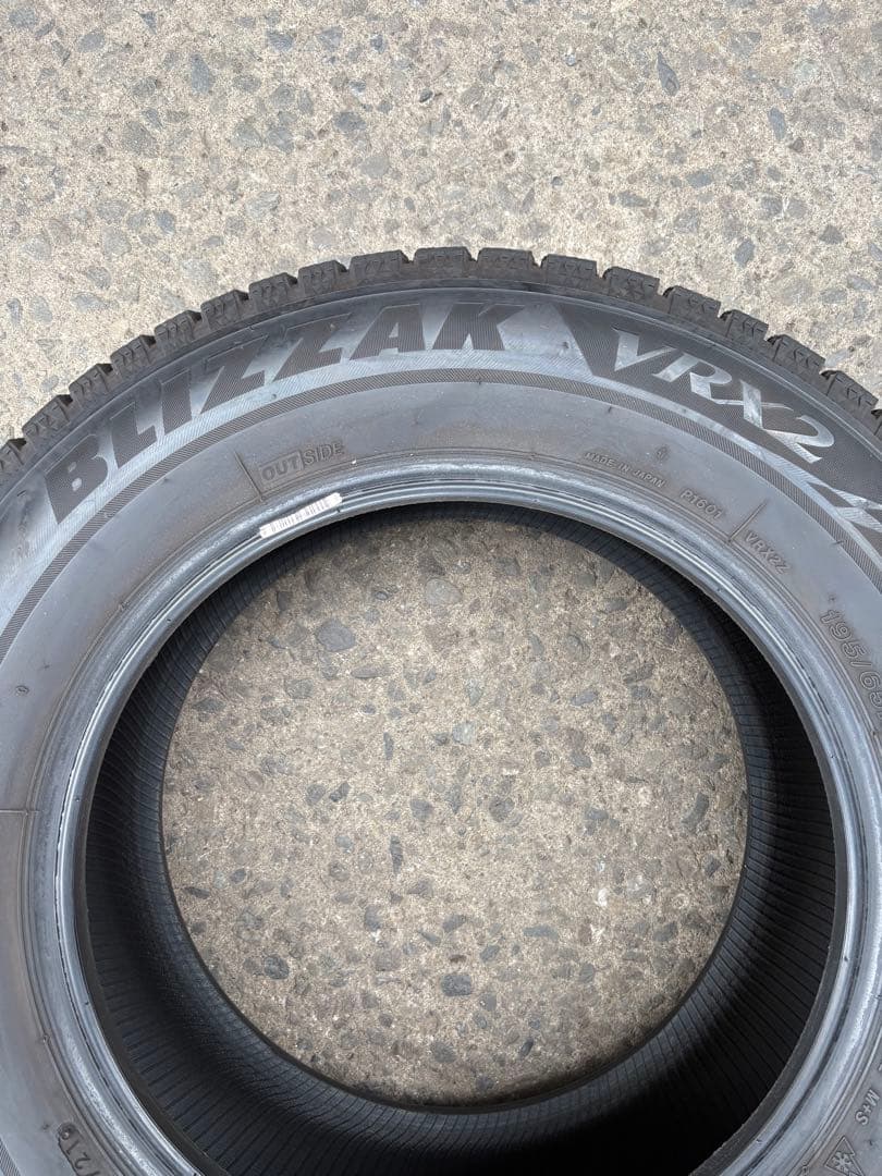 ブリヂストンVRX2 195/65R15スタッドレスタイヤ中古品4本セット
