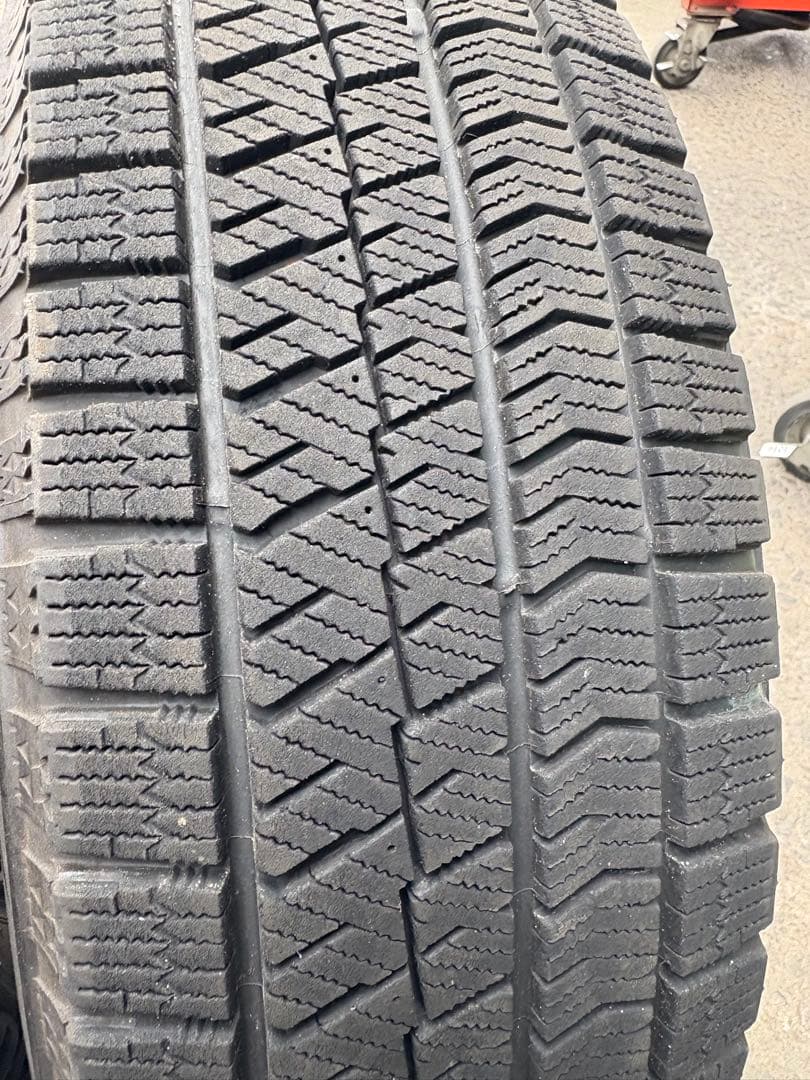 ブリヂストンVRX2 195/65R15スタッドレスタイヤ中古品4本セット