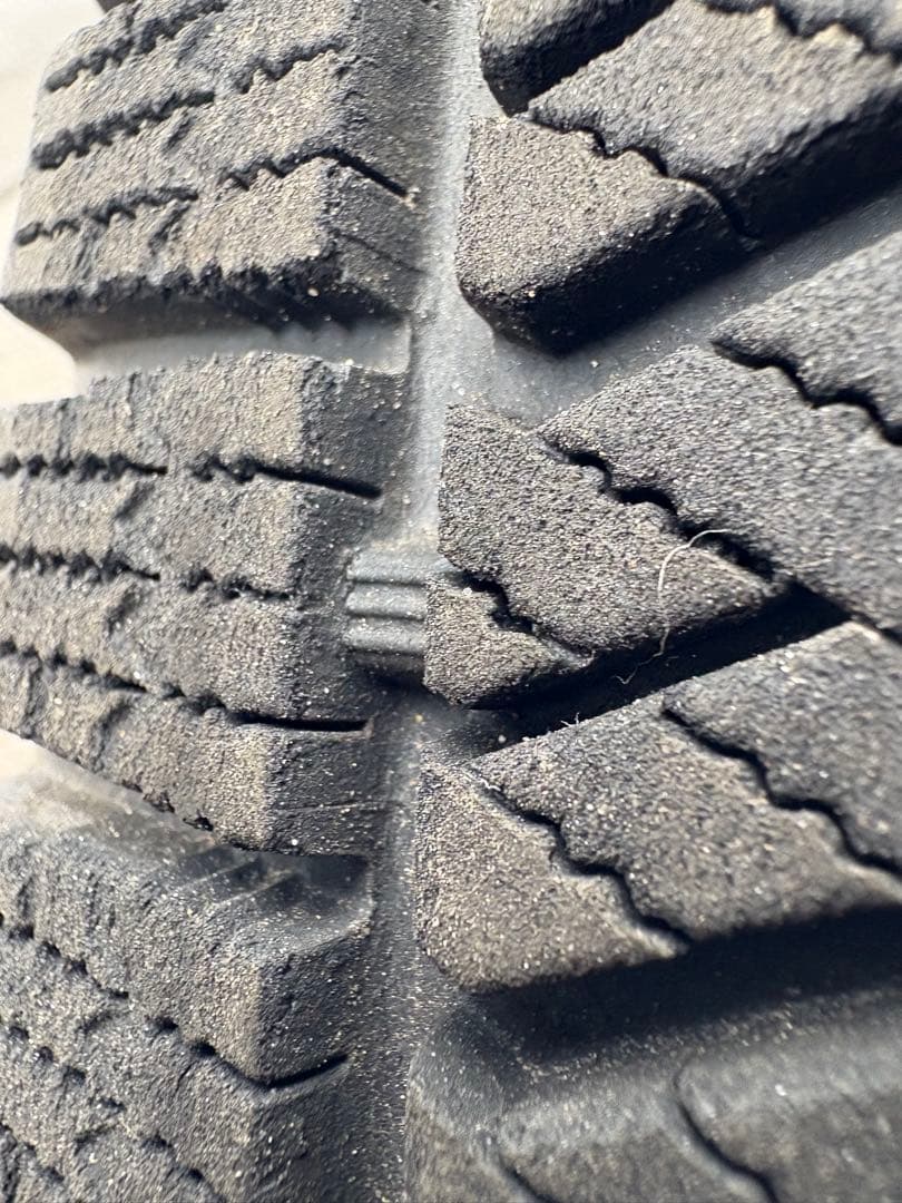 ブリヂストンVRX2 195/65R15スタッドレスタイヤ中古品4本セット