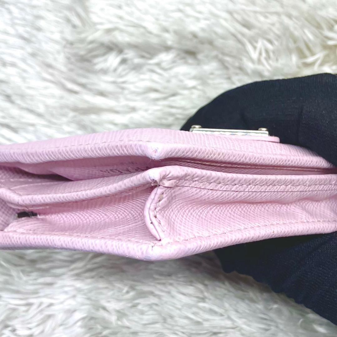 現行極美品✨ PRADA RFID内蔵 二つ折り財布 サフィアーノ 三角ロゴ