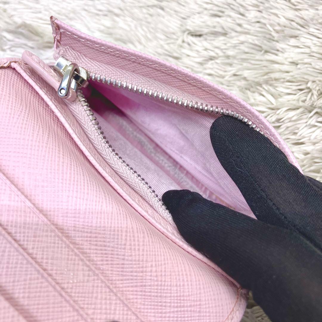 現行極美品✨ PRADA RFID内蔵 二つ折り財布 サフィアーノ 三角ロゴ