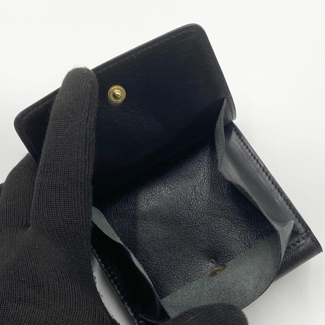 未使用　イルビゾンテ　折り財布　ロゴ刻印　フラップ　レザー　ブラック