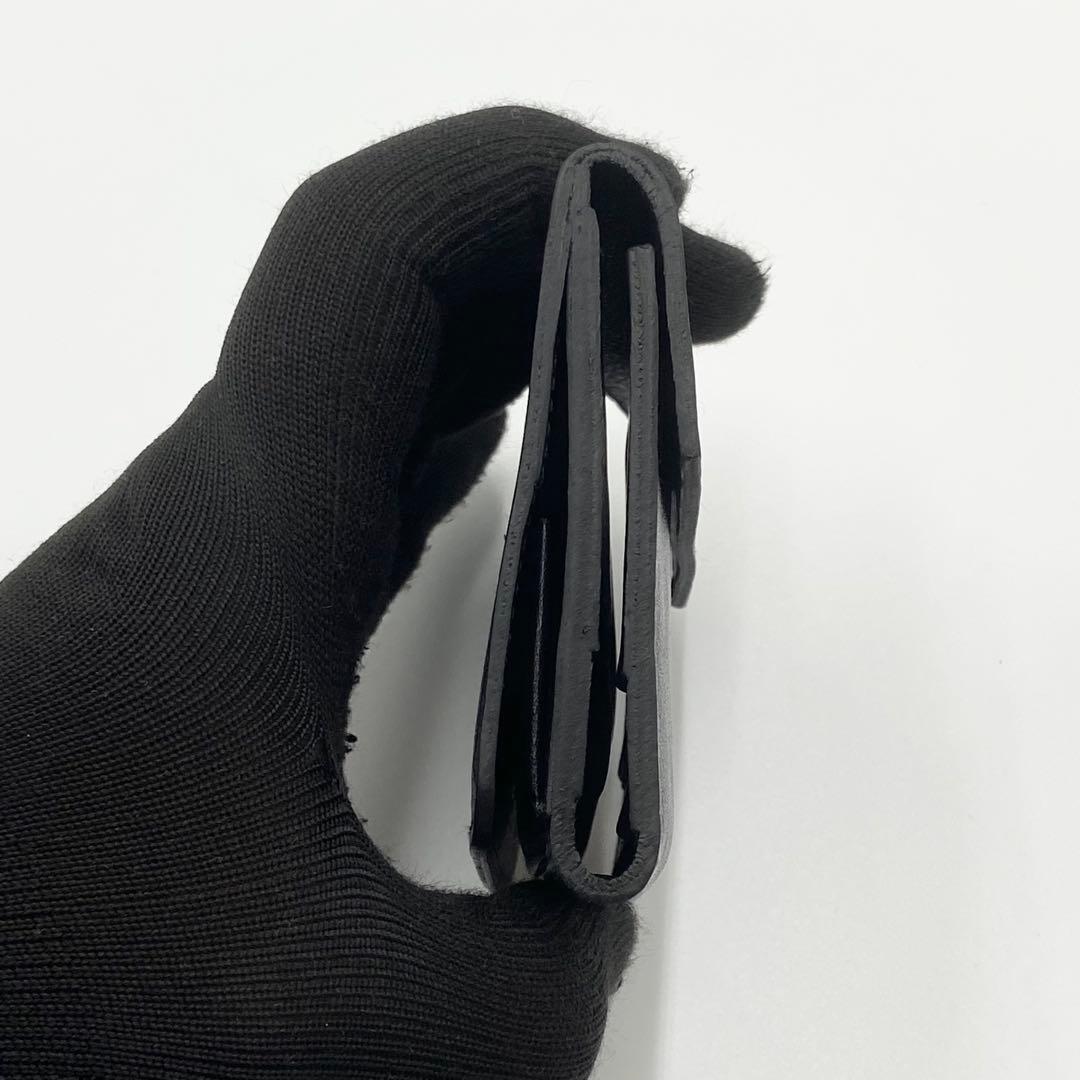 未使用　イルビゾンテ　折り財布　ロゴ刻印　フラップ　レザー　ブラック