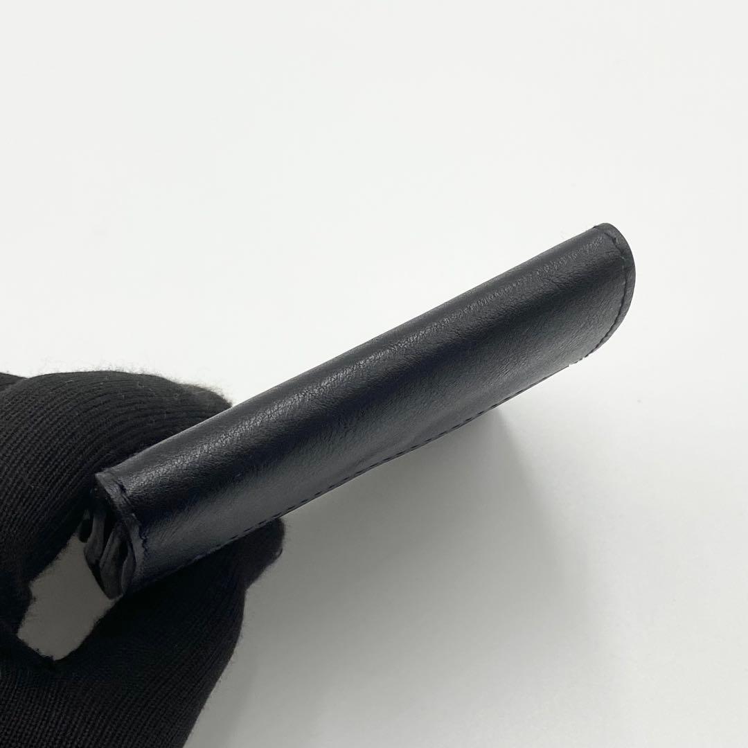 未使用　イルビゾンテ　折り財布　ロゴ刻印　フラップ　レザー　ブラック