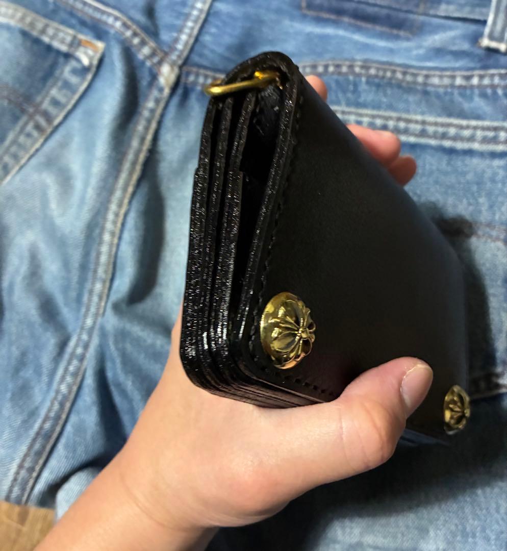 トラッカーウォレット　ミドル　シュリンク　ブラスゴールド　クロスボールコンチョ