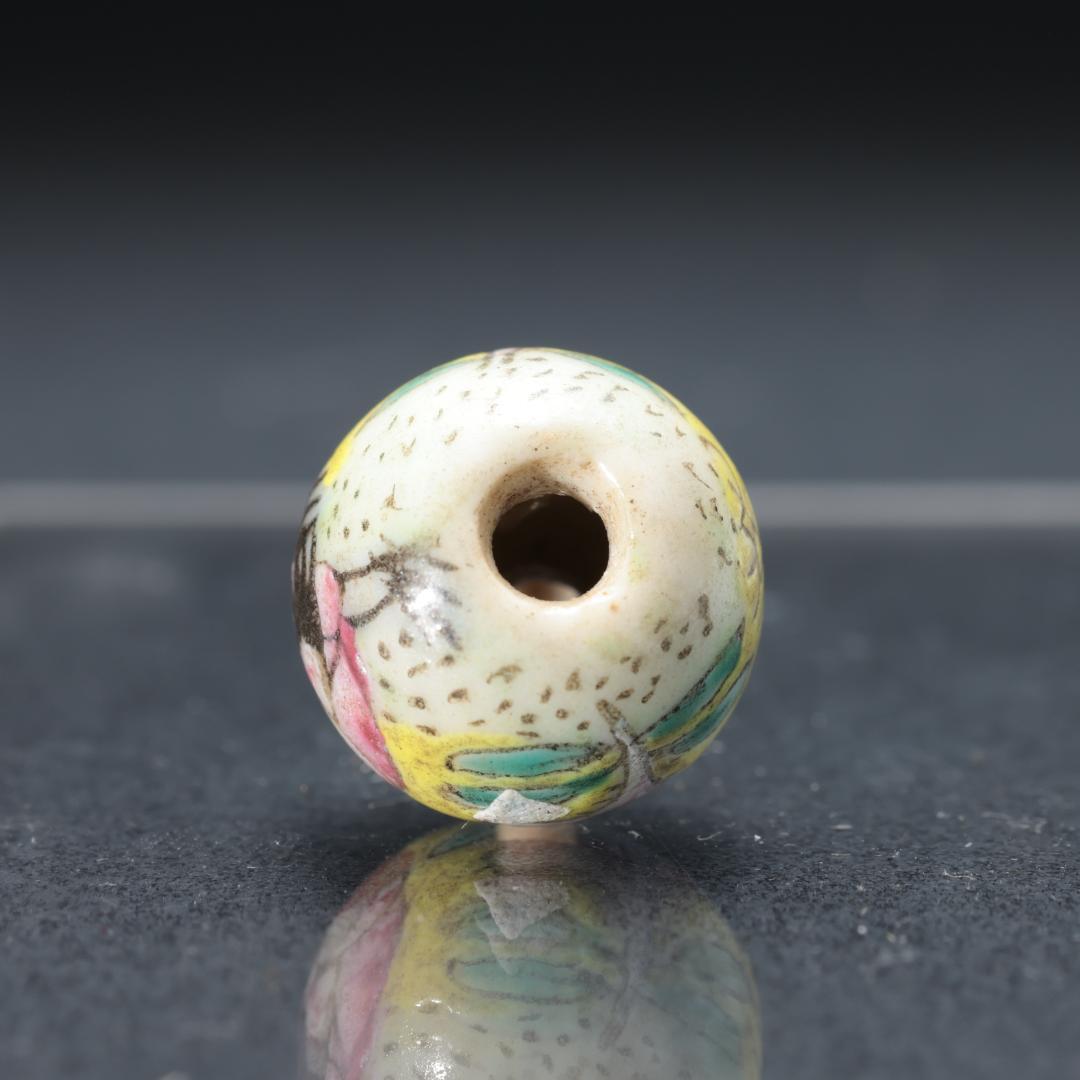 緒締め玉　陶磁器製　鶏と花　骨董　胴乱　印籠　R1451