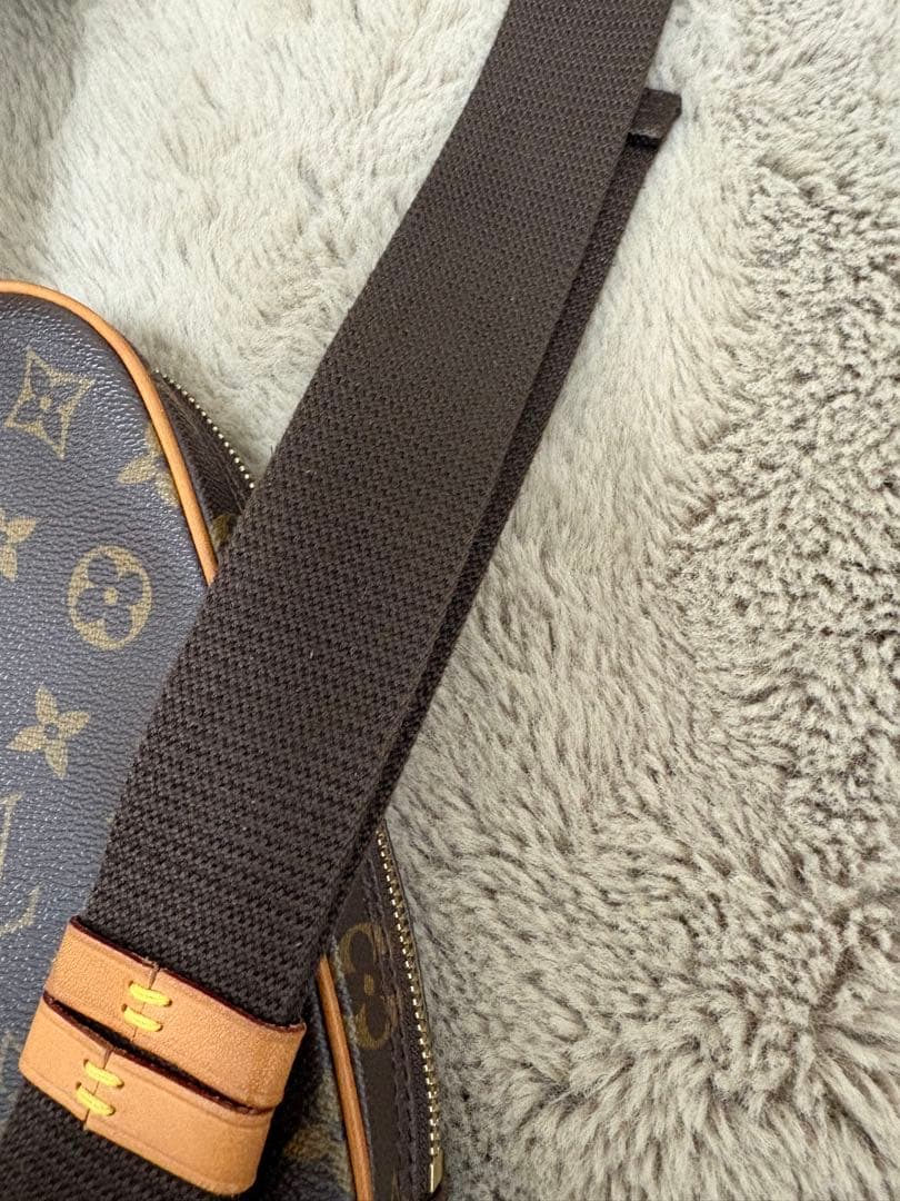Louis Vuitton ボディバッグ