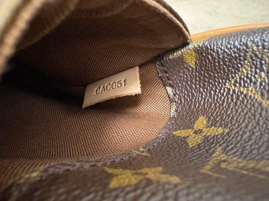 Louis Vuitton ボディバッグ