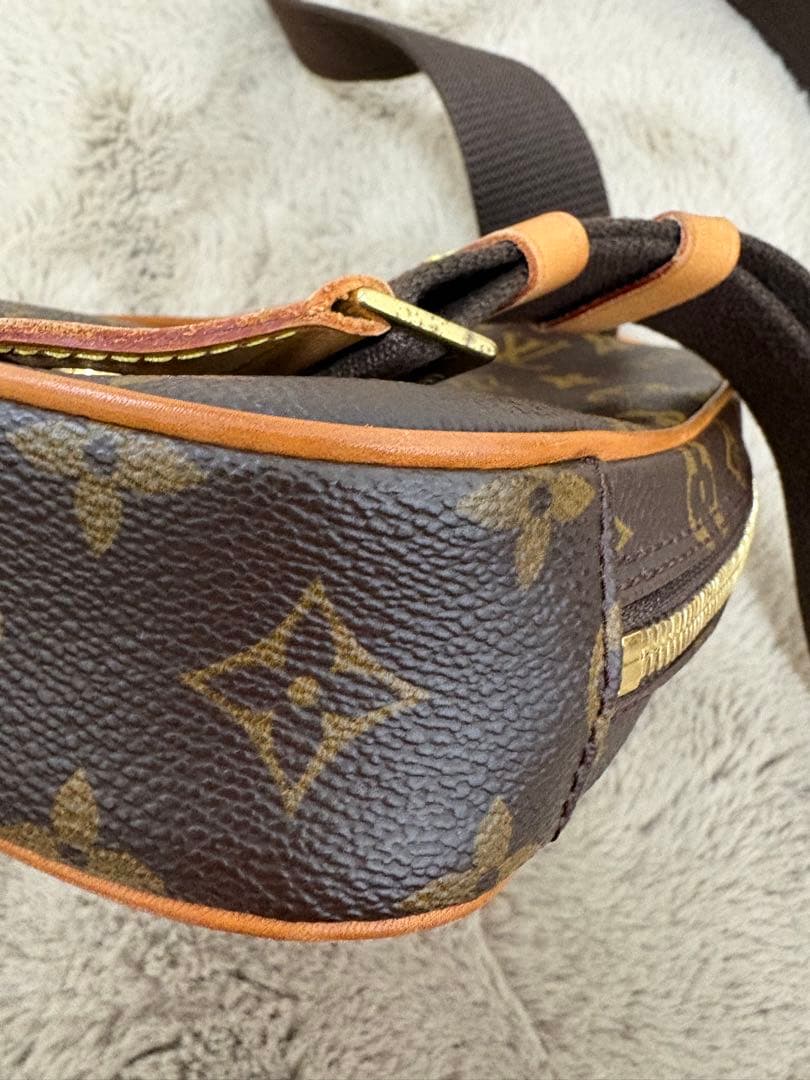 Louis Vuitton ボディバッグ