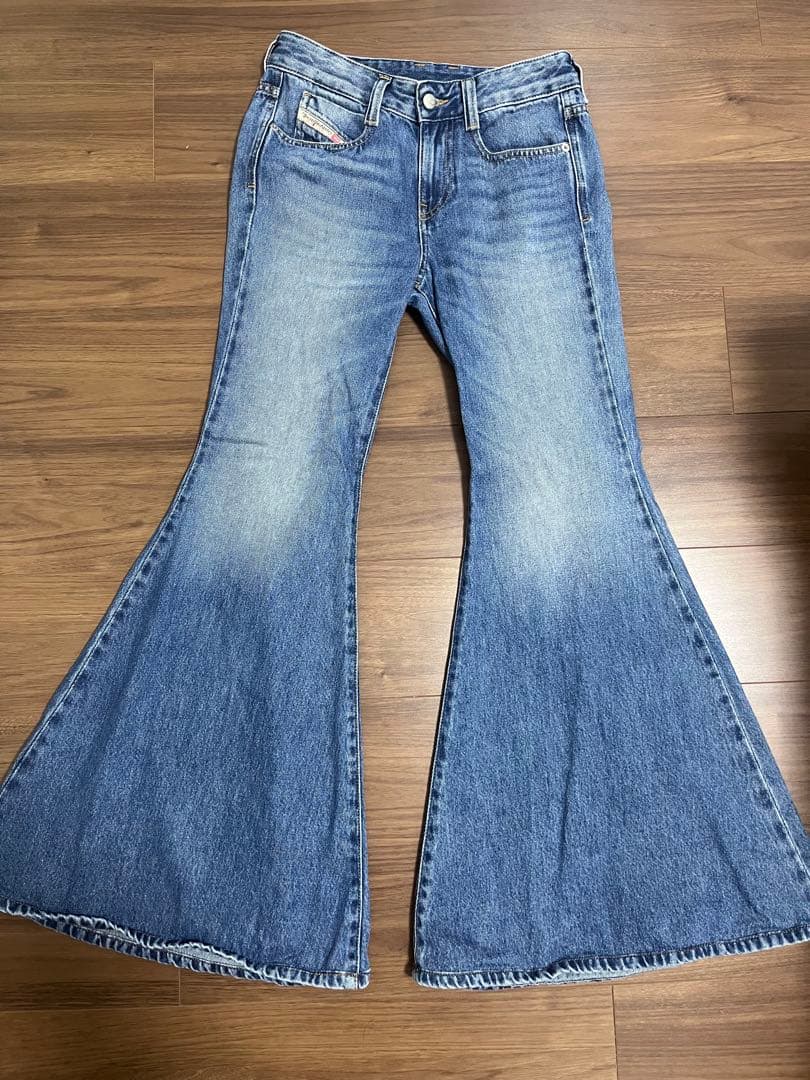 ウィメンズ デニムパンツ FLARE 1970 D-BLEESS