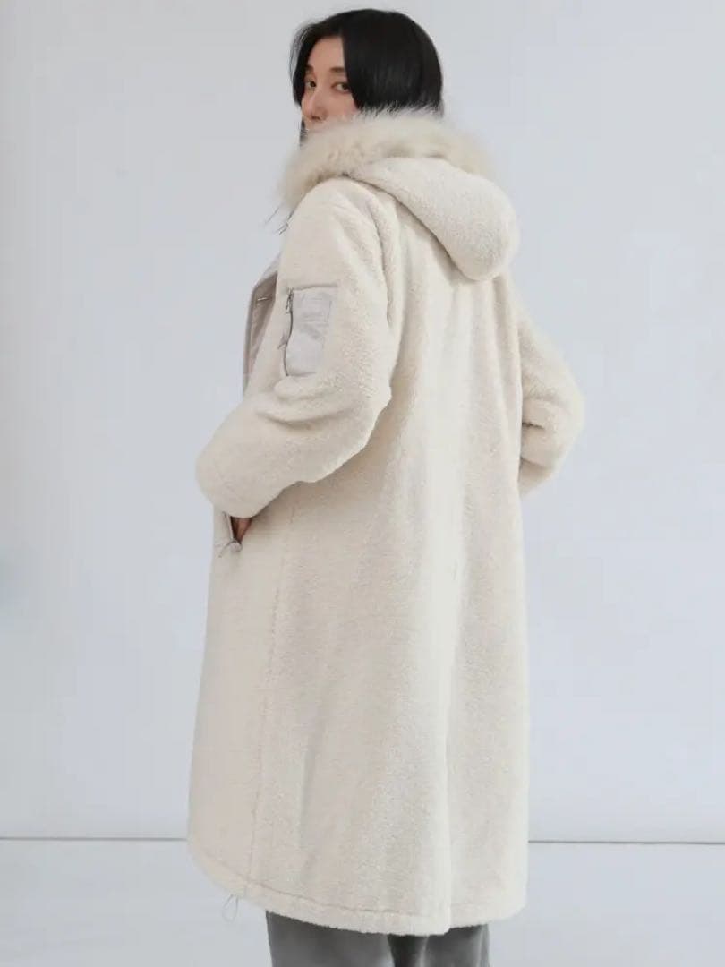 LASUD ファーボアコートアイボリー　未使用品　サイズ9号　定価34000円