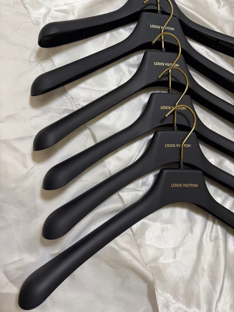 ルイヴィトン LOUIS VUITTON ハンガー 6本セット