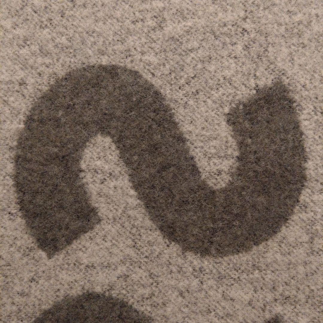 HUGO BOSS ロゴ入り グレー／ライトグレー