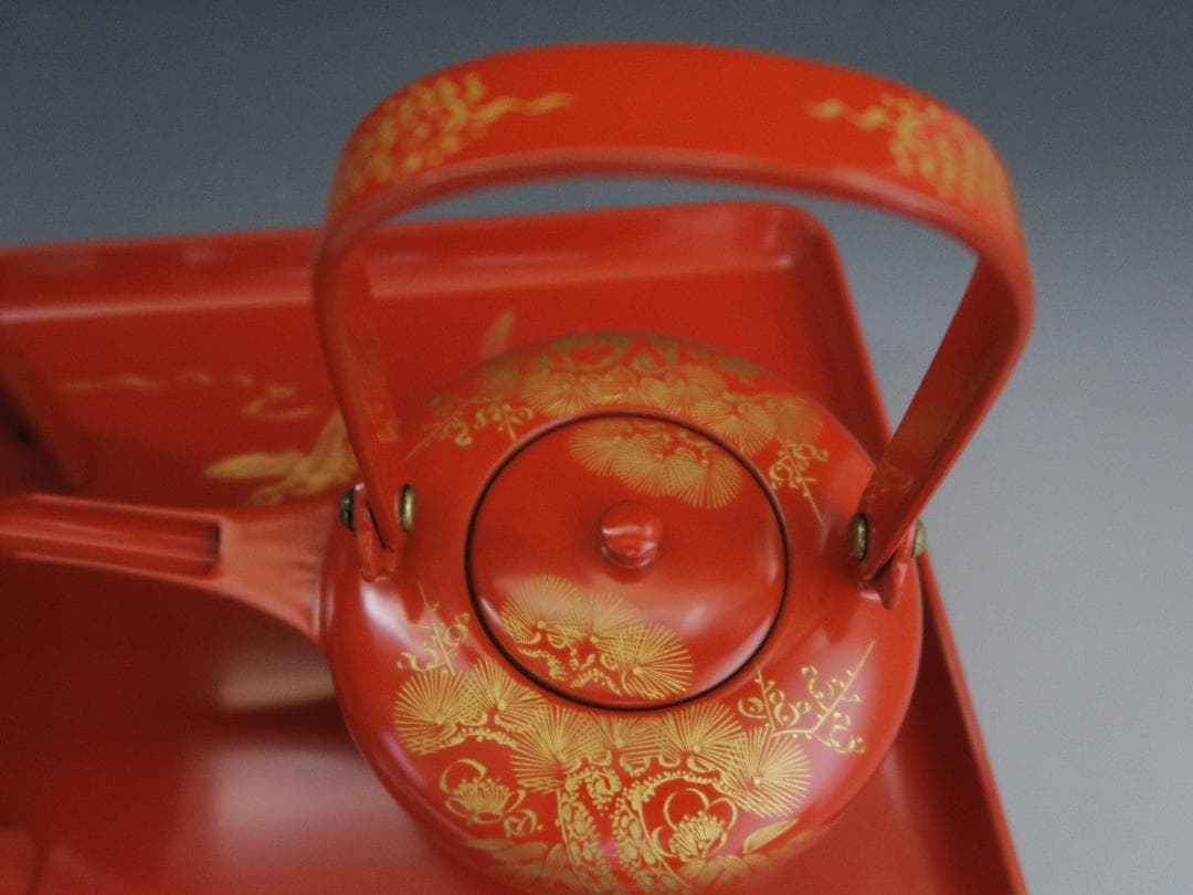 【輪島塗】屠蘇器 稲忠漆芸堂謹製 鶴亀松竹梅 沈金 洗朱 壱組 天然木 共箱