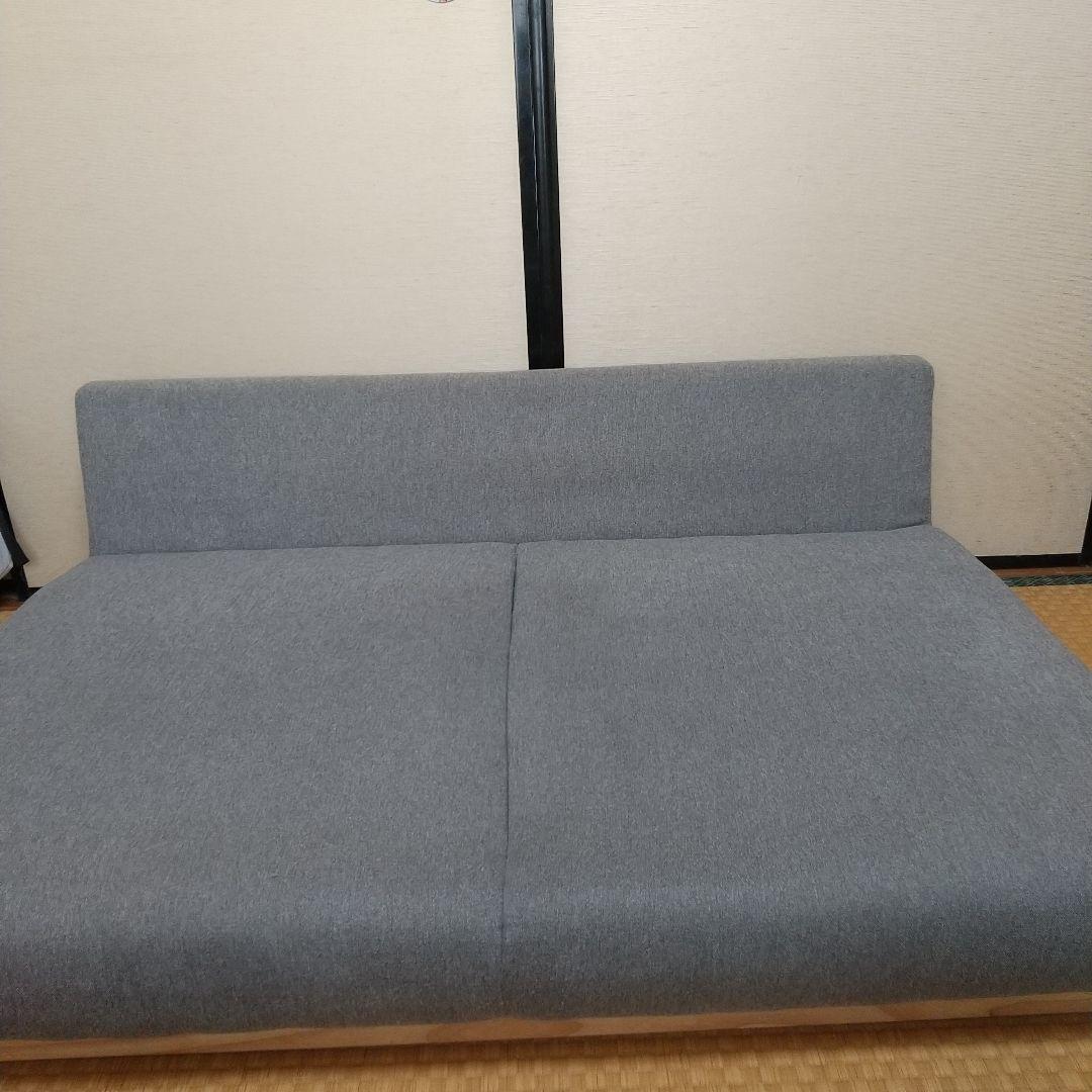グレー ソファベッド 2つのクッションは別