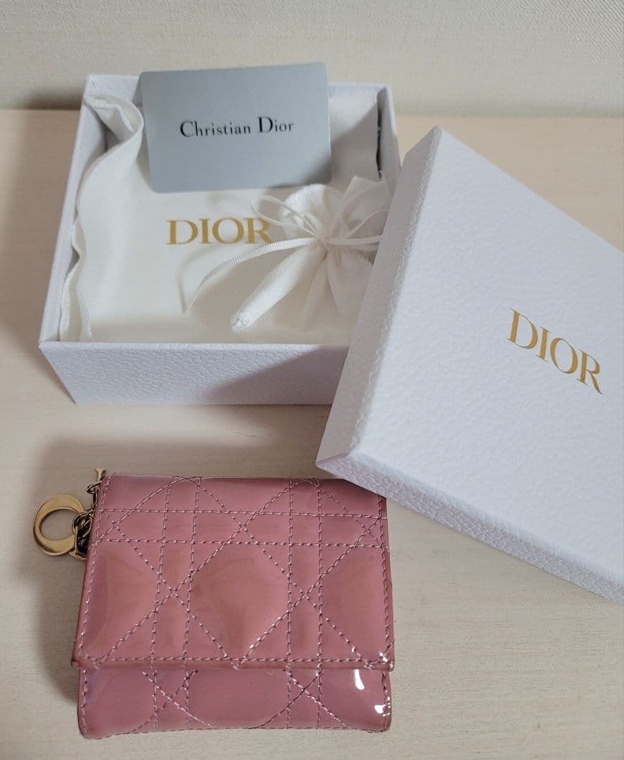 Dior ロータス ウォレット カナージュ パテントカーフスキン財布　ピンク