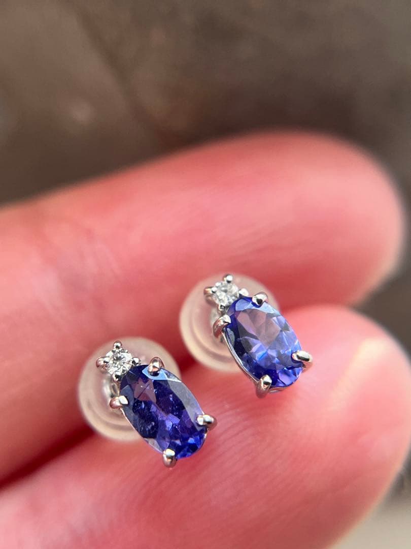 新品pt900タンザナイト0.52ctダイヤモンドピアス