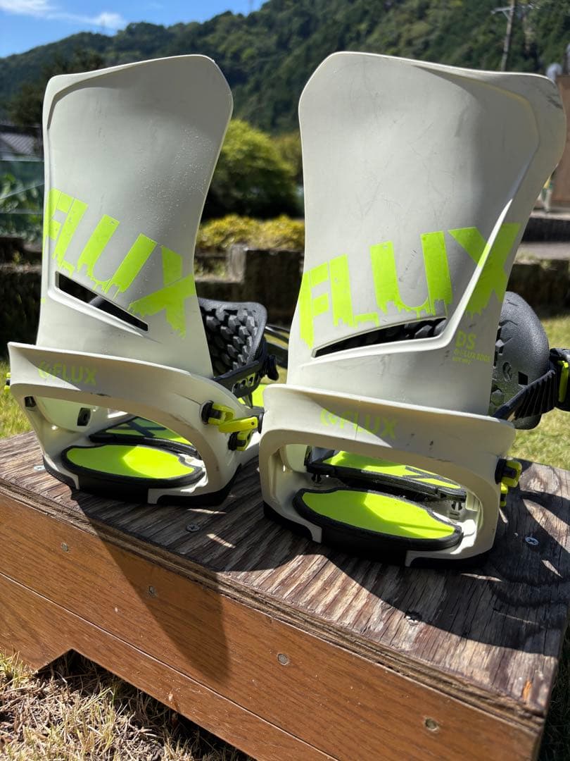 FLUX スノーボードビンディング ホワイト/イエロー　DS