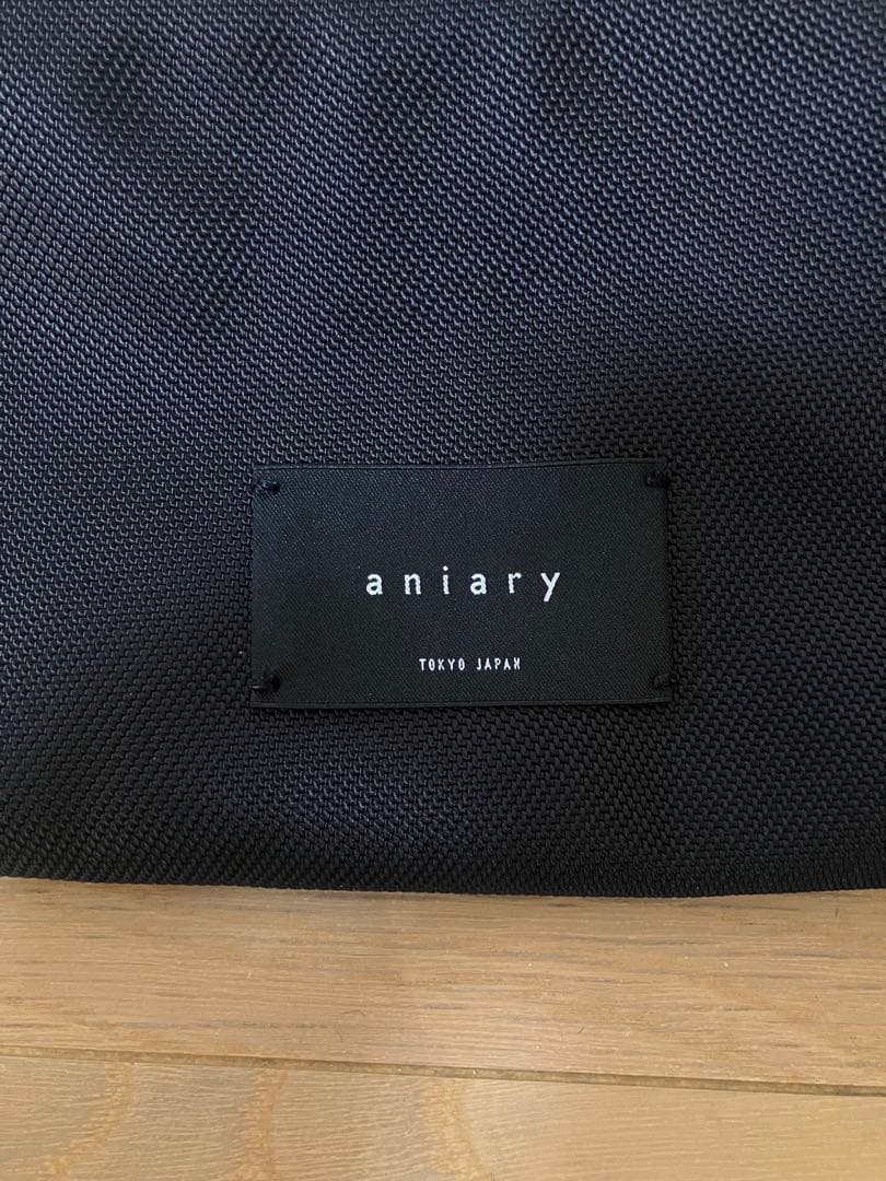 【美品】アニアリ　aniary ミニトートバッグ　　メンズ　ブラック 黒
