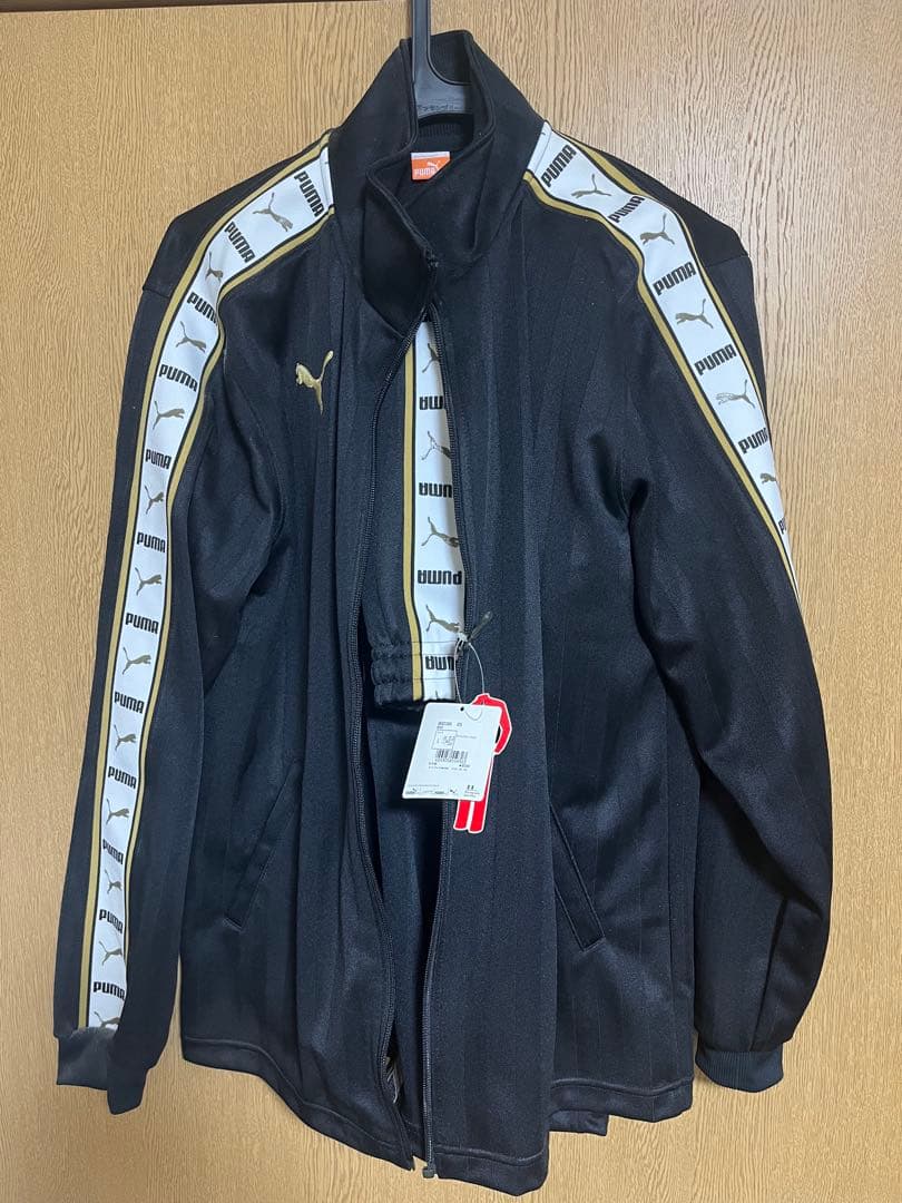 PUMA ブラックジャケット