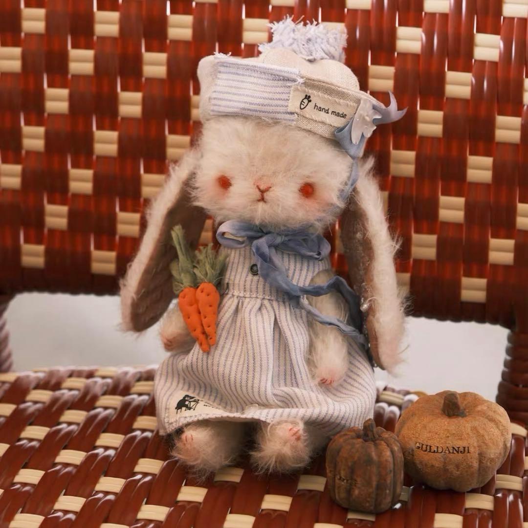 輝くお耳のうさぎ アーティストベア 海外作家様 ハンドメイド ぬいぐるみ