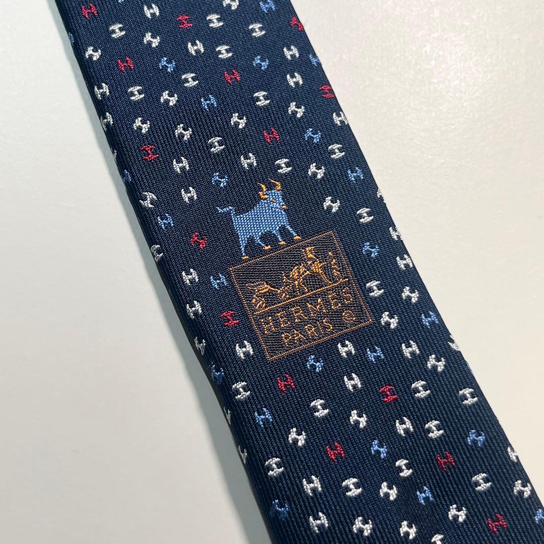 希少✨未使用✨HERMES エルメス　ネクタイ　高級シルク　H柄 アニマル