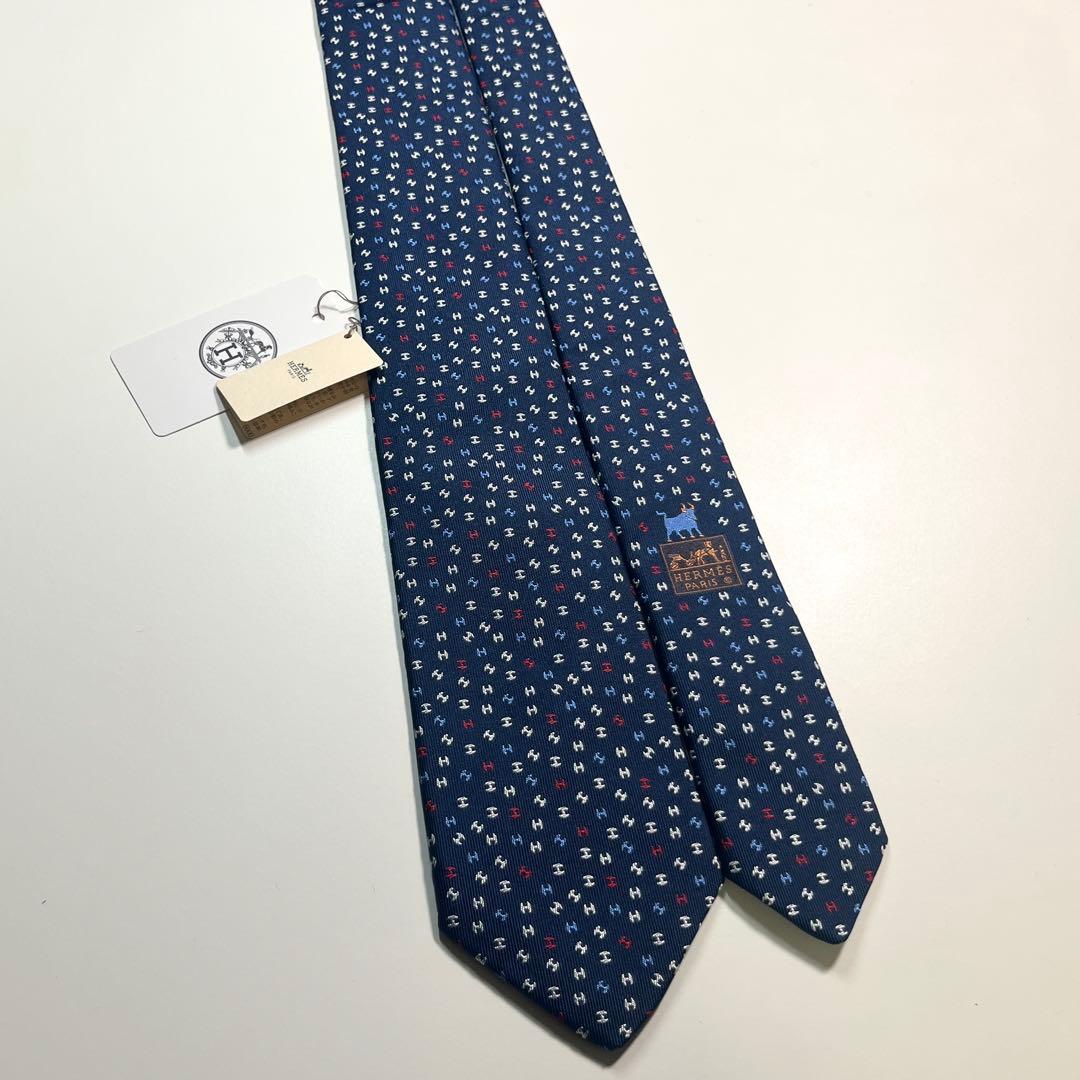 希少✨未使用✨HERMES エルメス　ネクタイ　高級シルク　H柄 アニマル