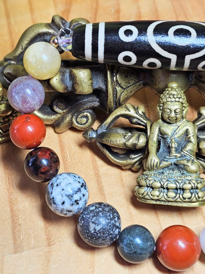 奇跡の十五眼天珠と日本銘石たちのブレス