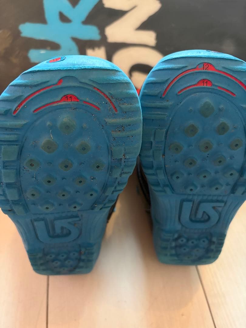 年末お値下げ! Burtonバットマン スノーボードセット ブーツ 90 子供