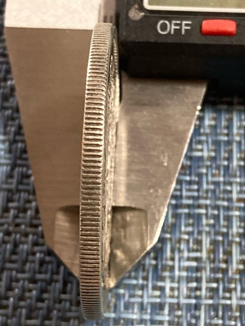 貿易銀　明治9年　菊紋・龍 一圓銀貨　長支脈