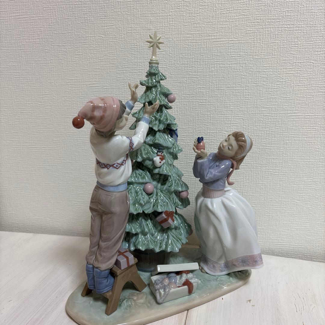 リヤドロ　LLADRO 「ツリーを飾ろう」　新品！
