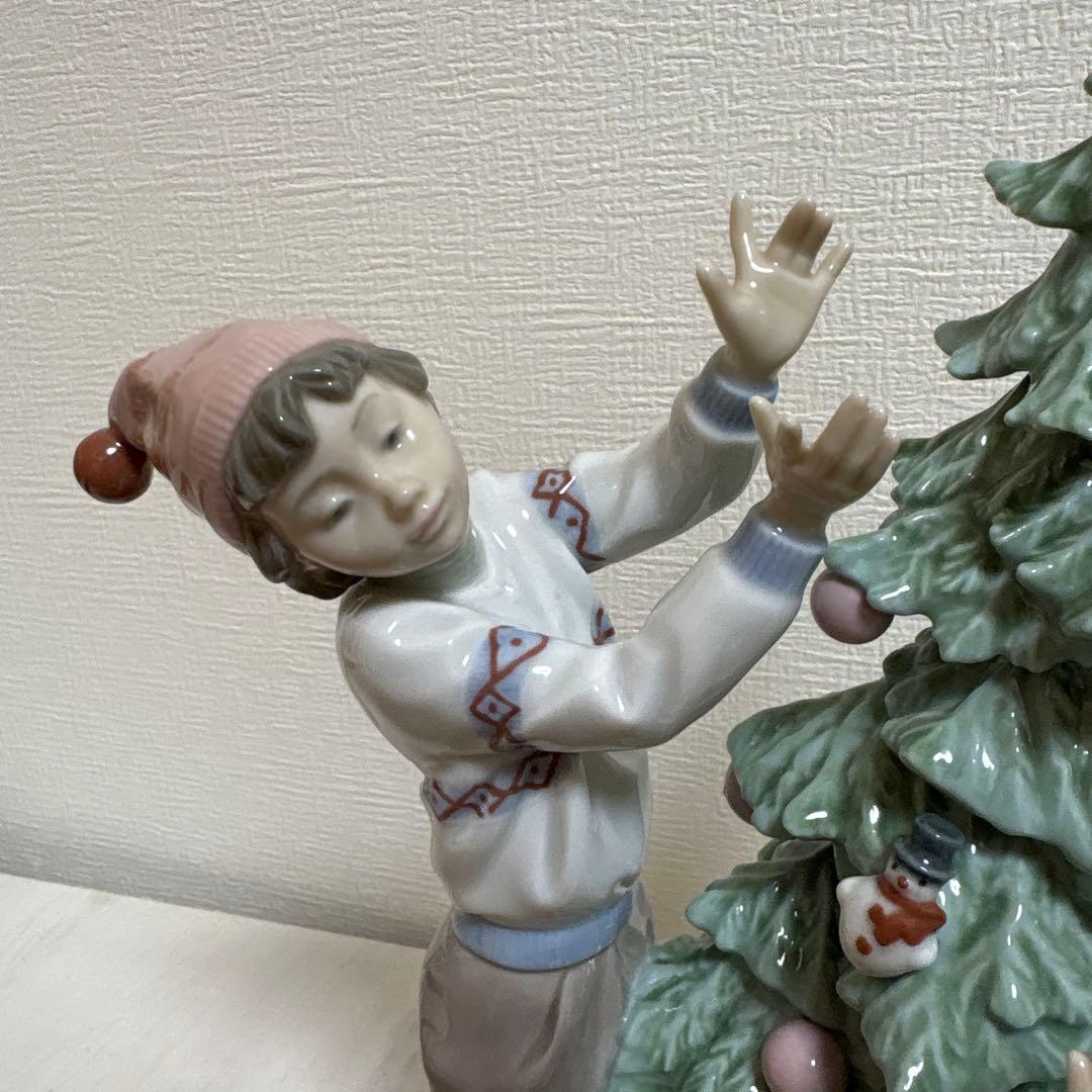 リヤドロ　LLADRO 「ツリーを飾ろう」　新品！