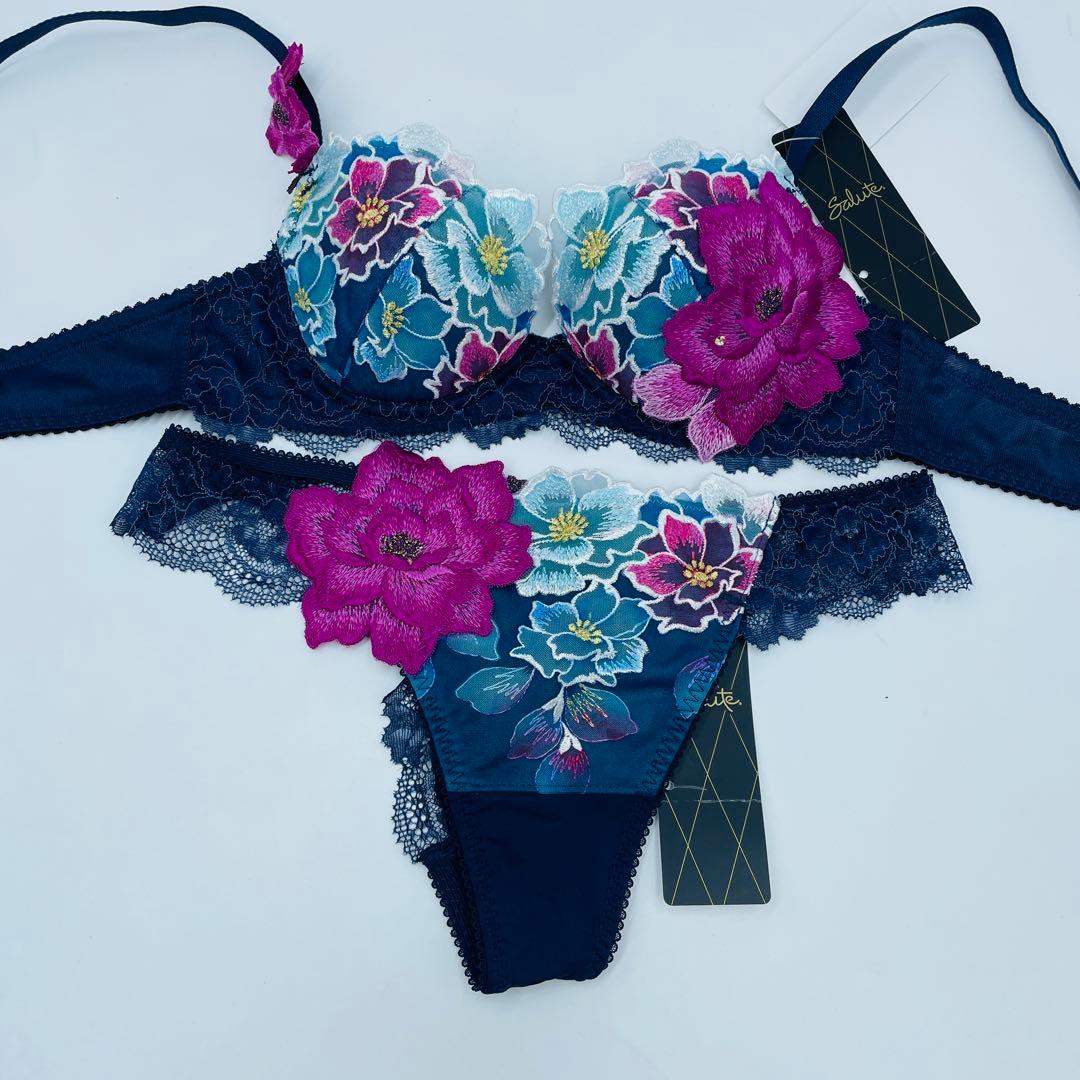 サルート/日本の花嫁　C70＆MソングショーKO　03