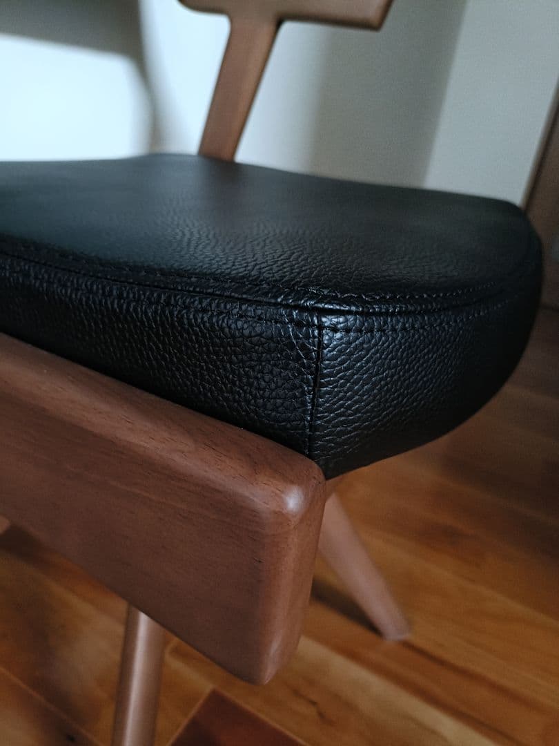 ダイニングテーブルチェア　回転　東京インテリア