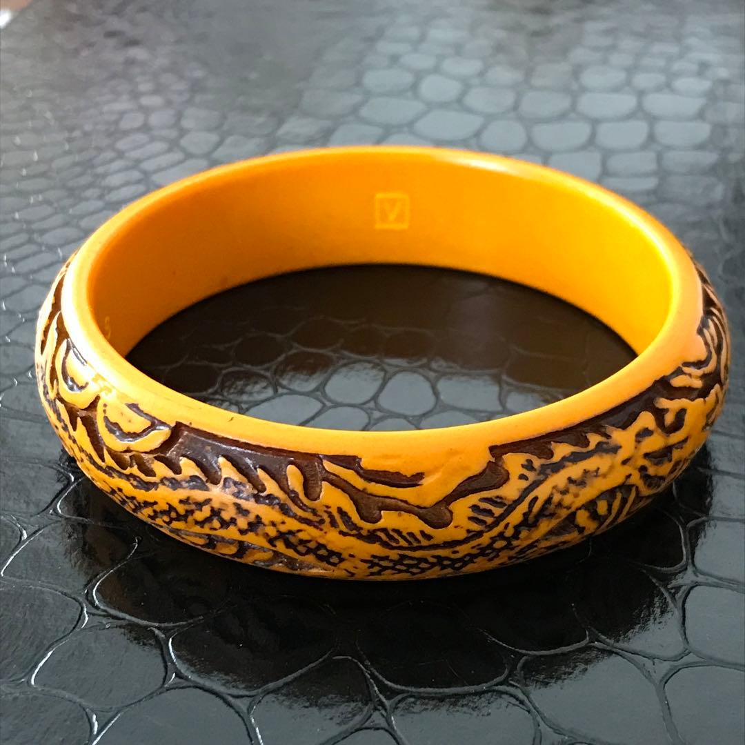 グッチ ロゴ＆ドラゴン 彫り エングレーブバングル 表記サイズ S 未使用級