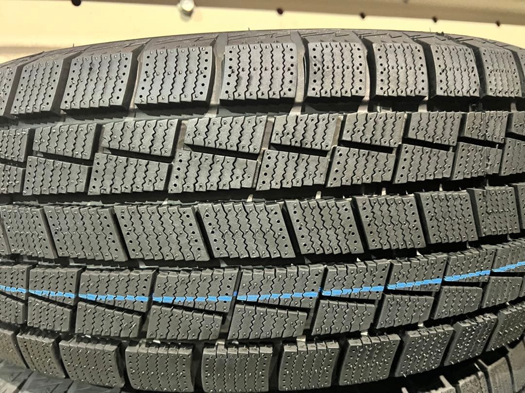 激安　25年215/45R17 スタッドレスタイヤ4本セット