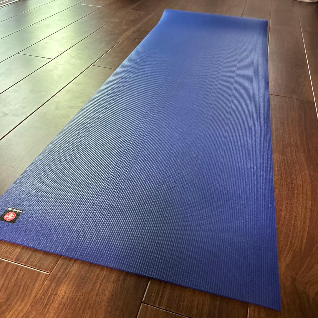 期間限定出品✨manduka ヨガマット　ブルー